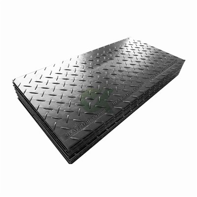 Czarna mata chroniąca podłoże